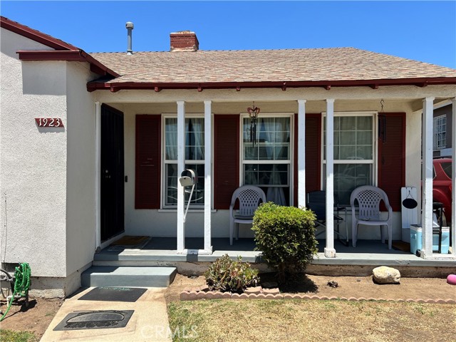 1923 W 115th Street, Los Angeles CA: https://media.crmls.org/medias/e324249a-5046-49d7-817c-868c75a03094.jpg