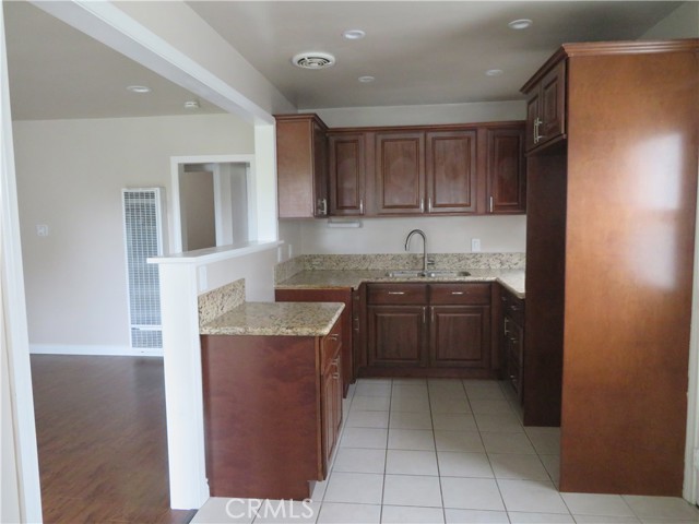 Detail Gallery Image 8 of 11 For 9833 Walnut, Bellflower,  CA 90706 - – Beds | – Baths