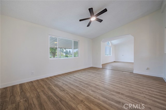 4000 Mariposa Way, Merced CA: https://media.crmls.org/medias/e324a382-6613-4d28-bb08-ad1f0198b17a.jpg