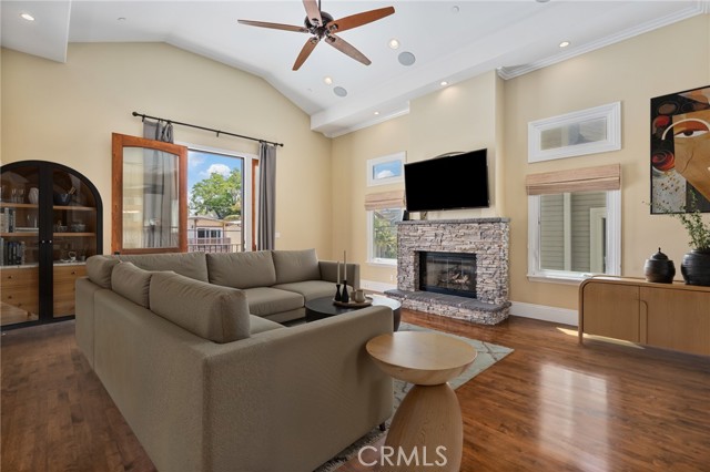 1533 Goodman Avenue, Redondo Beach CA: https://media.crmls.org/medias/e325245c-289f-4cd7-a485-c6cae2181733.jpg