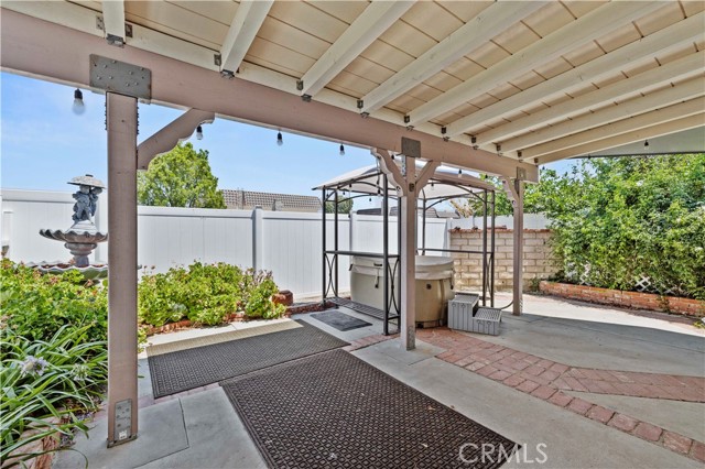 25273 Avenida Dorena, Newhall CA: https://media.crmls.org/medias/e326064d-b142-4581-94e8-2bb6971c180c.jpg