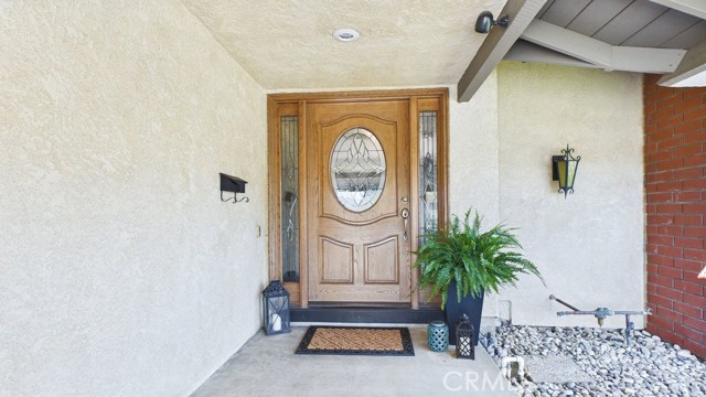 Detail Gallery Image 4 of 45 For 24187 Avenida Crescenta, Valencia,  CA 91355 - 5 Beds | 3 Baths