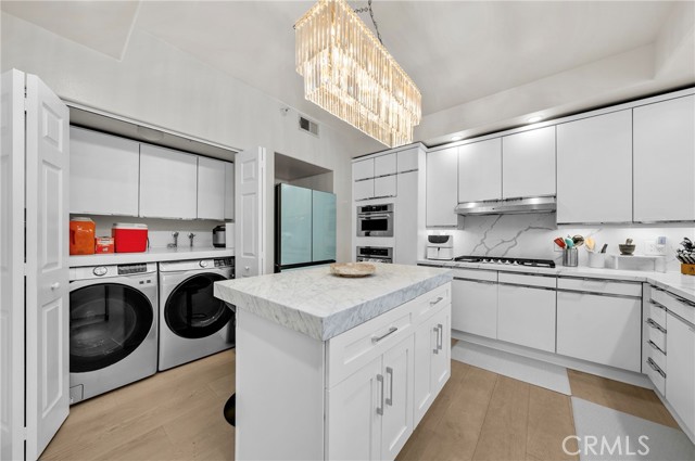 Detail Gallery Image 31 of 46 For 235 S Gale #102,  Beverly Hills,  CA 90211 - 2 Beds | 2 Baths