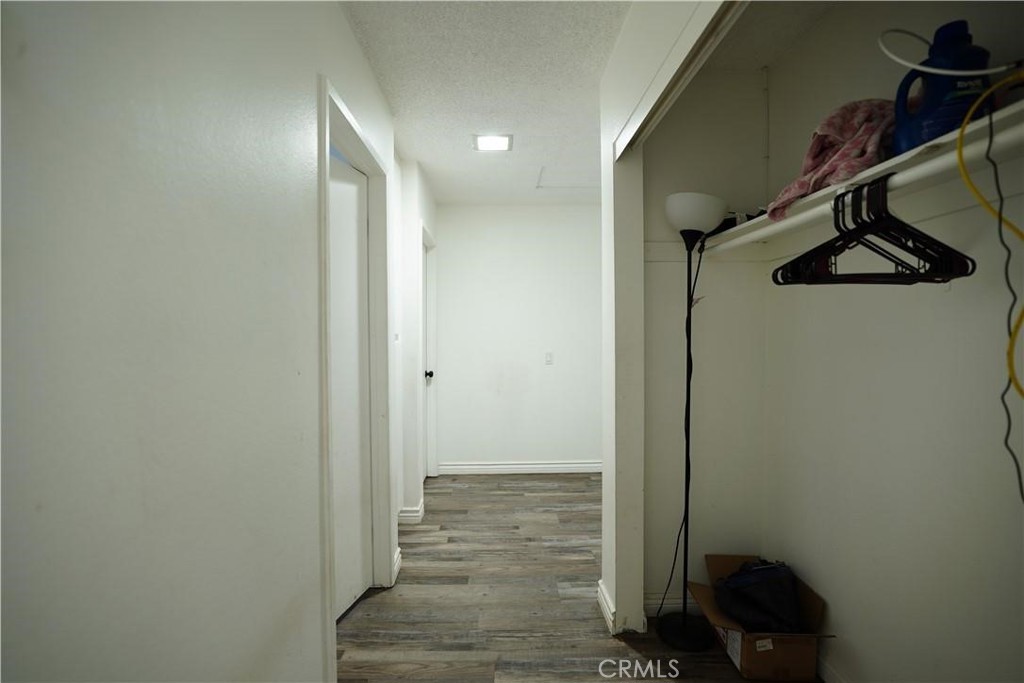 https://media.crmls.org/medias/e3266025-3b90-446e-a16c-1e4304fd7a96.jpg?preset=X-Large