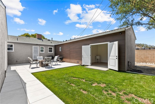 3556 Rutgers Avenue, Long Beach CA: https://media.crmls.org/medias/e32687af-424c-48fa-9e7a-1a8bc4a1f9b8.jpg