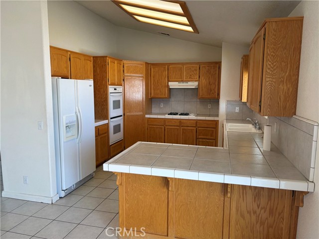 Detail Gallery Image 7 of 20 For 7413 Montrose, Hesperia,  CA 92345 - 3 Beds | 2 Baths