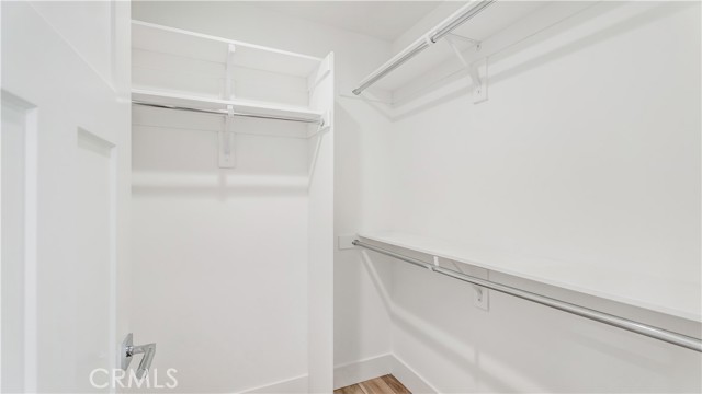 1823 Westholme Ave, Los Angeles CA: https://media.crmls.org/medias/e326cbb5-4d8c-4890-b4a0-204fb45ae64e.jpg