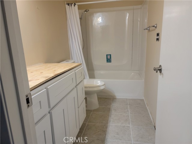 Detail Gallery Image 12 of 17 For 5500 Torrance Bld #A201,  Torrance,  CA 90503 - 3 Beds | 2 Baths