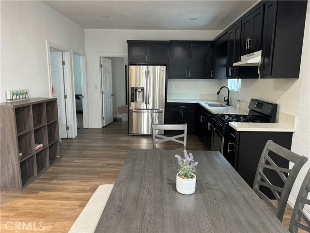 Detail Gallery Image 5 of 13 For 533 E 36th, Los Angeles,  CA 90011 - 4 Beds | 2 Baths