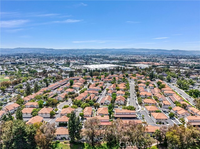 23302 La Mar, Mission Viejo CA: https://media.crmls.org/medias/e327cc0b-ebe0-47f9-a90d-44eaf13c5843.jpg