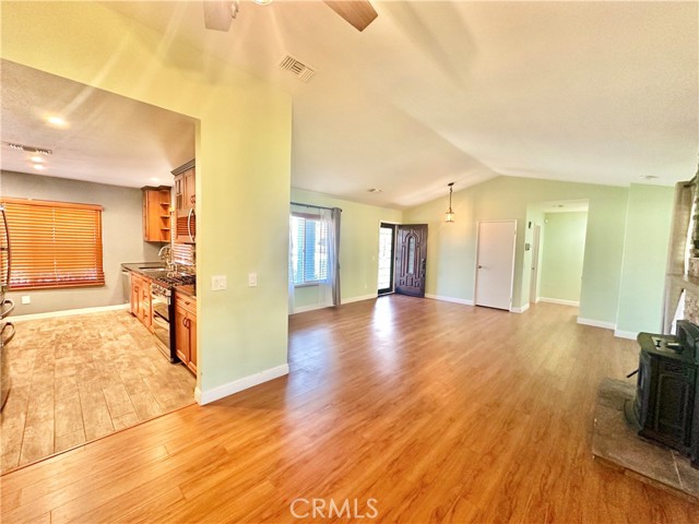 Detail Gallery Image 7 of 35 For 12654 Jade Road, Victorville,  CA 92392 - 4 Beds | 2 Baths