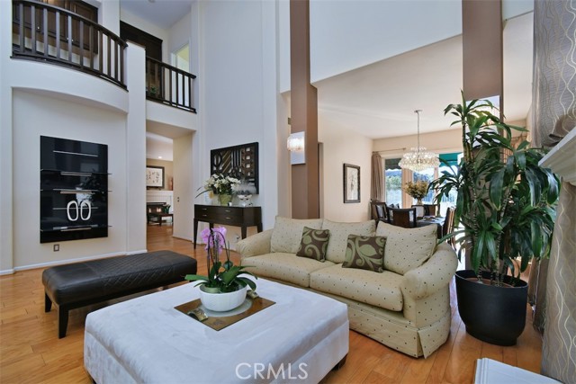 Detail Gallery Image 8 of 42 For 23224 Park Corniche, Calabasas,  CA 91302 - 5 Beds | 4 Baths