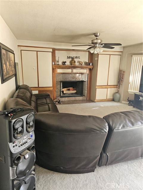 Detail Gallery Image 6 of 10 For 18141 Country Glen Ln, Victorville,  CA 92395 - 4 Beds | 2/1 Baths