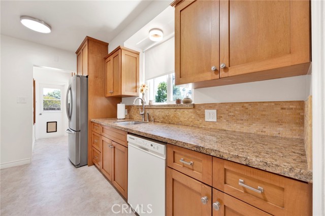 Detail Gallery Image 11 of 31 For 1202 Bruce Ave, Glendale,  CA 91202 - 2 Beds | 2 Baths