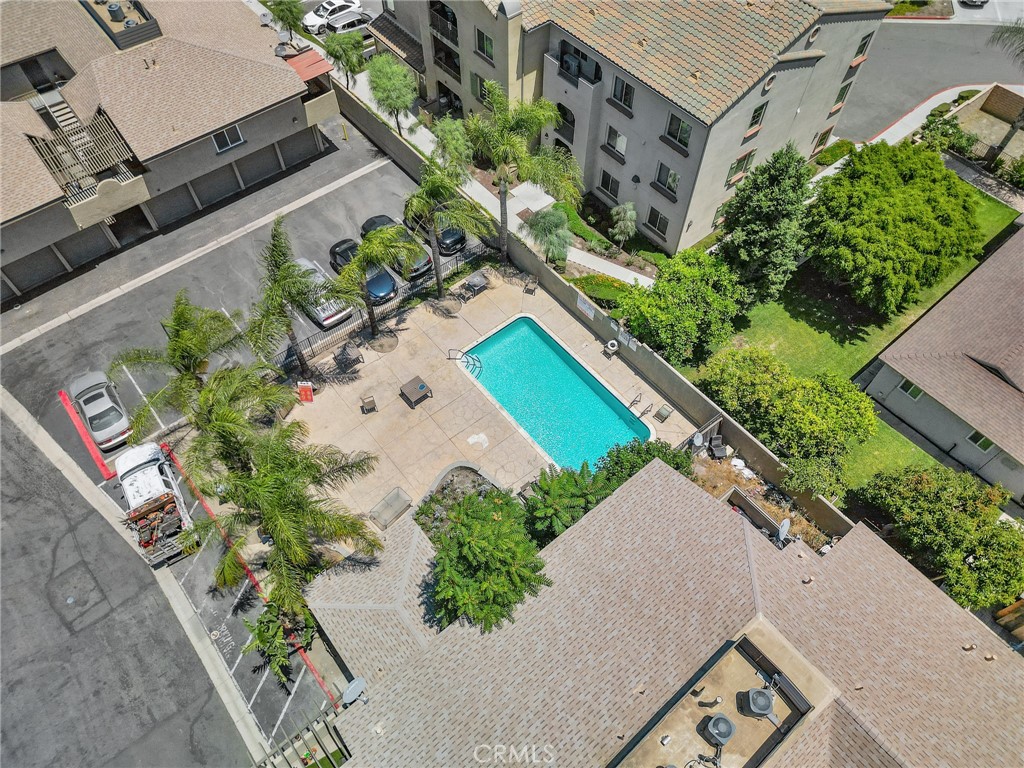 https://media.crmls.org/medias/e329c3ac-4e94-4f70-9ccf-0e84d567cd62.jpg?preset=X-Large