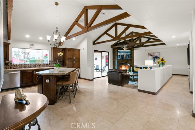 Detail Gallery Image 8 of 42 For 2081 S Bobolink Ln, Palm Springs,  CA 92264 - 5 Beds | 5 Baths