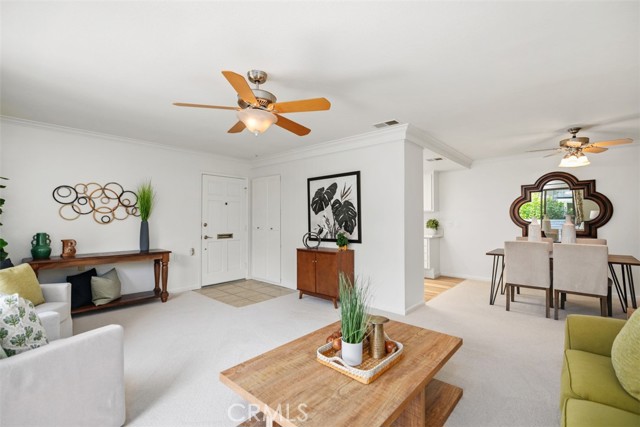 933 Avenida Majorca, Laguna Woods CA: https://media.crmls.org/medias/e329e728-1981-4832-9605-51a1cb7281e4.jpg