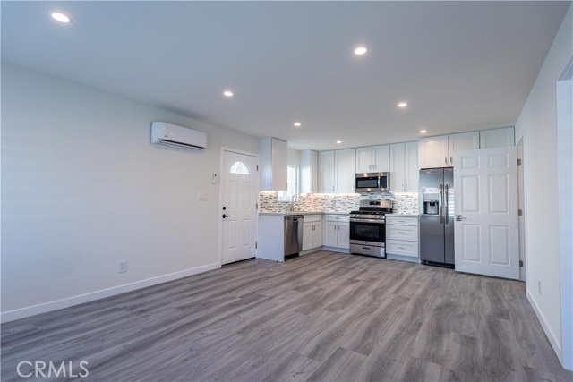 28766 Pisces Street, Agoura Hills CA: https://media.crmls.org/medias/e32a3164-5611-4411-8225-1119307761e4.jpg