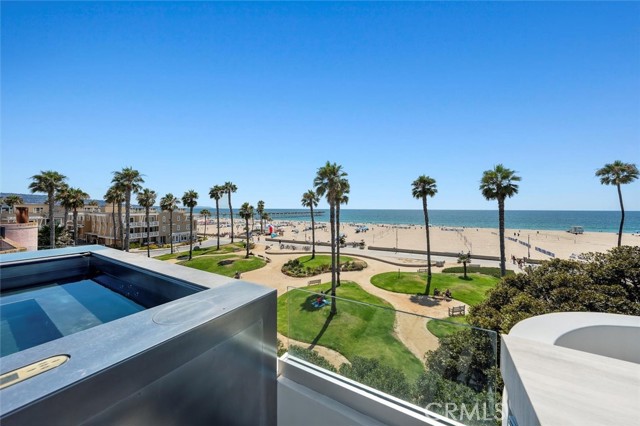 36 15th Street, Hermosa Beach CA: https://media.crmls.org/medias/e32a4f5e-acef-48de-a433-96e58bb06518.jpg