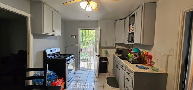 450 W D Street, Colton CA: https://media.crmls.org/medias/e32ac1eb-4deb-407f-be19-1a79eff39f62.jpg