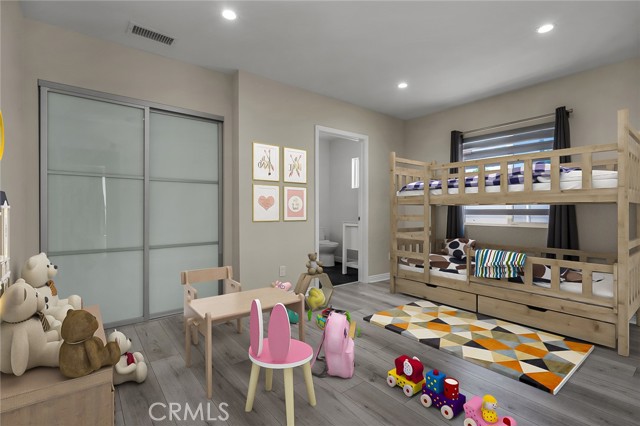 17900 Bullock Street, Encino CA: https://media.crmls.org/medias/e32b504e-6a7f-496c-b23f-8b573cec6897.jpg