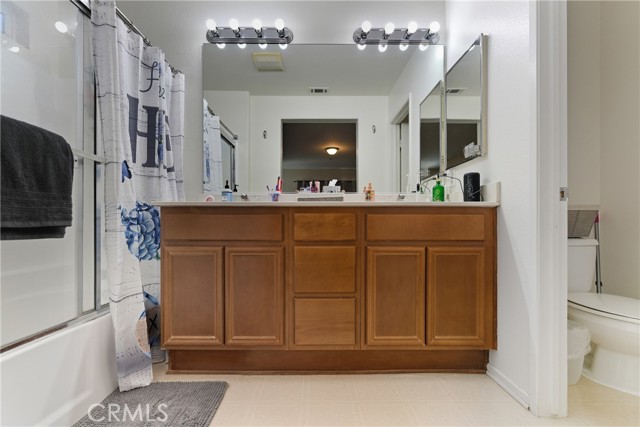 Detail Gallery Image 14 of 23 For 25796 Iris #C,  Moreno Valley,  CA 92551 - 3 Beds | 3 Baths