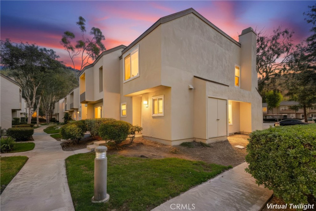 5825 E Creekside Avenue #6