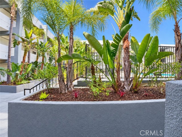 11657 Oxnard Street, 132 photo 24