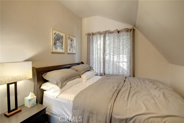 Detail Gallery Image 11 of 27 For 745 Eureka Dr, Big Bear Lake,  CA 92315 - 3 Beds | 2 Baths