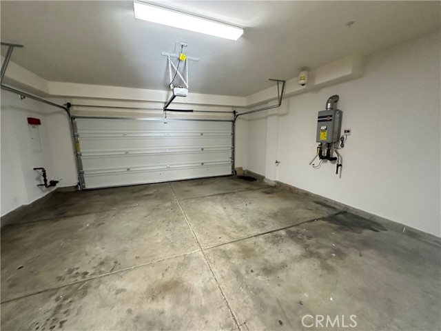712 Ash Lane, Pomona CA: https://media.crmls.org/medias/e32db925-b9a5-4be4-987b-a5e35886679d.jpg