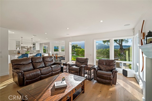 1 New Haven, Laguna Niguel CA: https://media.crmls.org/medias/e32dc822-4bca-416d-8bcc-191f690f057b.jpg