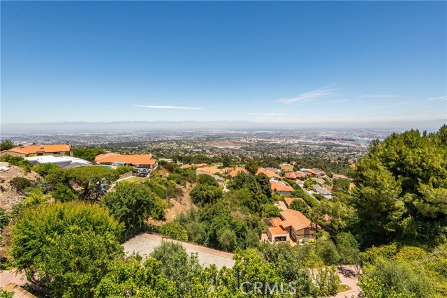 3300 Crownview Drive, Rancho Palos Verdes CA: https://media.crmls.org/medias/e32dd216-cbed-433d-ae18-26d2d6a4877a.jpg