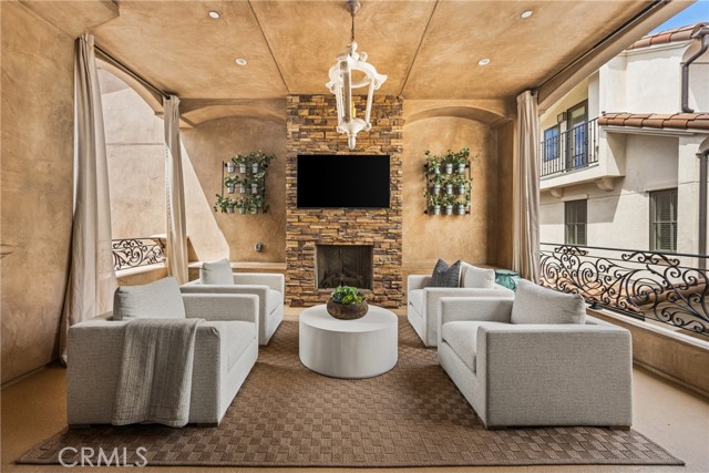 Detail Gallery Image 10 of 40 For 604 1/2 Marigold Ave #B,  Corona Del Mar,  CA 92625 - 3 Beds | 3 Baths