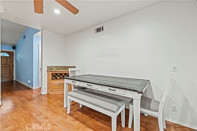 21742 Grovepark Drive, Saugus CA: https://media.crmls.org/medias/e32f1a5e-f488-4910-b5f5-06f7e0402eb5.jpg