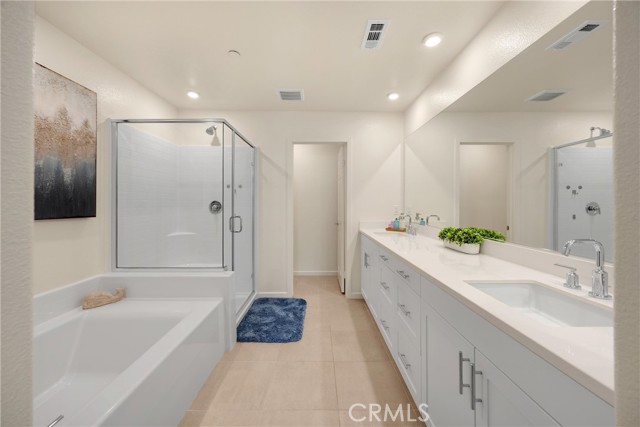 1095 W Buttercup Lane, Rialto CA: https://media.crmls.org/medias/e32f27ee-5adc-4eeb-9fbe-0d7d33c55699.jpg