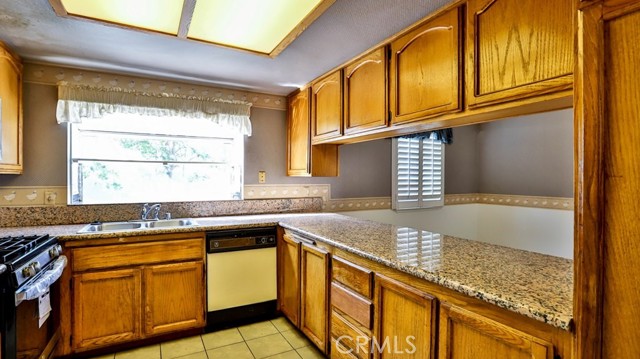 Detail Gallery Image 5 of 39 For 720 W Pennsylvania Ave, Redlands,  CA 92374 - 3 Beds | 2 Baths