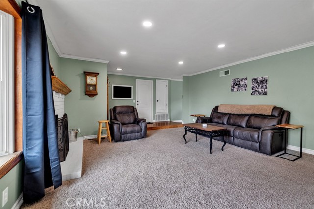 Detail Gallery Image 5 of 44 For 15010 Oakwood Ln, Chino Hills,  CA 91709 - 3 Beds | 2 Baths