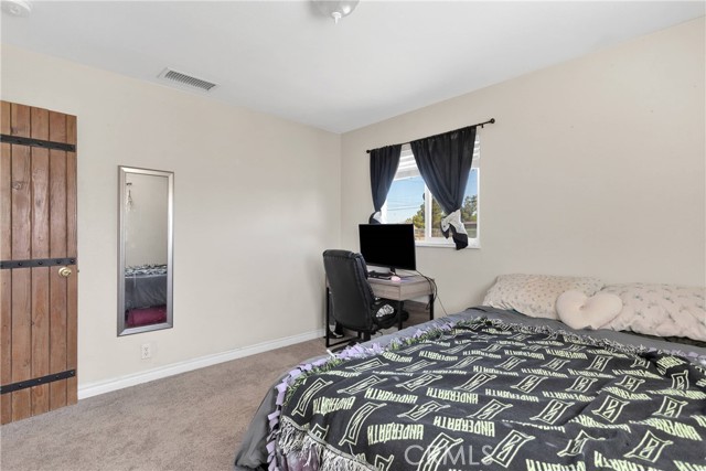 21822 Dotame Ave, Apple Valley CA: https://media.crmls.org/medias/e33099d5-cb76-4305-a38d-4fe4fd773c7d.jpg