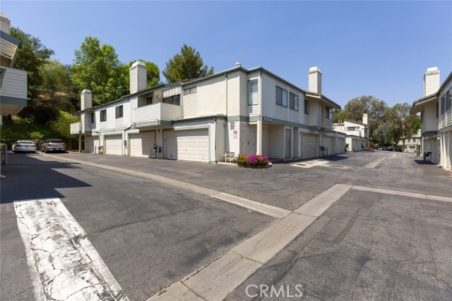 Detail Gallery Image 1 of 40 For 10504 Sunland Bld #5,  Sunland,  CA 91040 - 2 Beds | 1/1 Baths