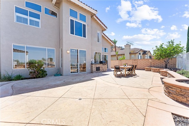 1443 Canyon Crest Drive, Corona CA: https://media.crmls.org/medias/e330eb3b-373c-417a-b610-e6ae4355a974.jpg