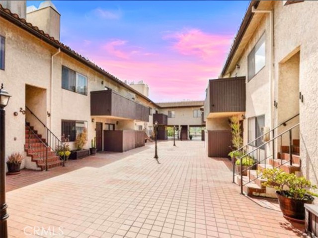 Detail Gallery Image 30 of 33 For 112 N Avenue 66 #4,  Highland Park,  CA 90042 - 2 Beds | 2 Baths