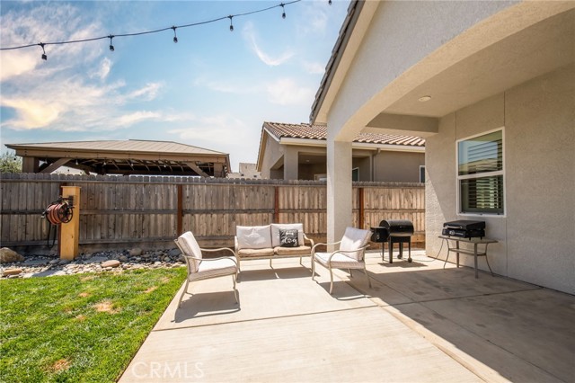 511 Timberline S Way, Madera CA: https://media.crmls.org/medias/e33136f8-586a-4785-b0e1-6a09f0d088ee.jpg
