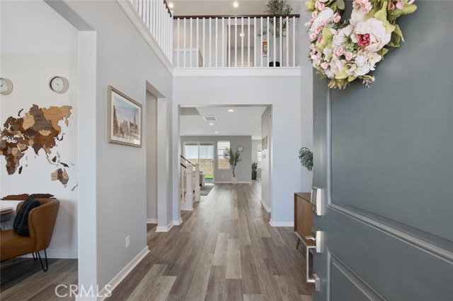 Detail Gallery Image 4 of 54 For 18171 Hedgerow Way, Saugus,  CA 91350 - 4 Beds | 2/1 Baths