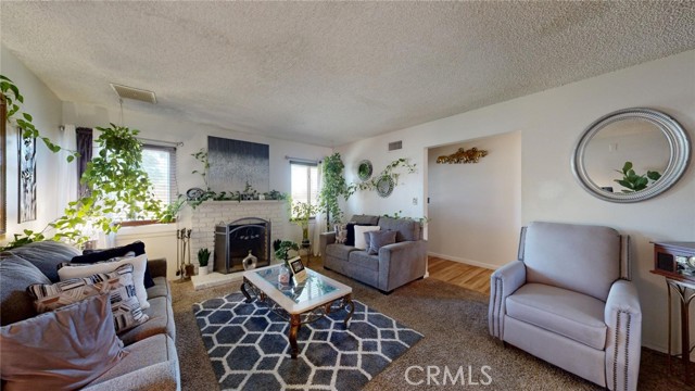 Detail Gallery Image 8 of 44 For 908 N Pepper Ave, Rialto,  CA 92376 - 4 Beds | 2 Baths