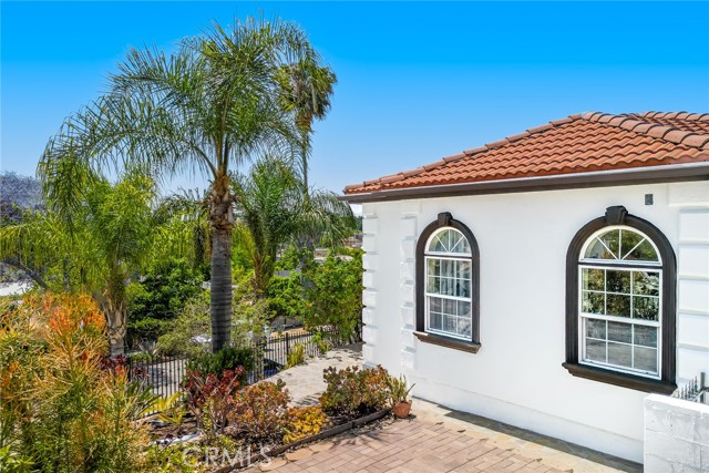 1935 Wollam Street, Los Angeles CA: https://media.crmls.org/medias/e331c4d3-49c4-4ea0-80be-5ecaa7f0551d.jpg