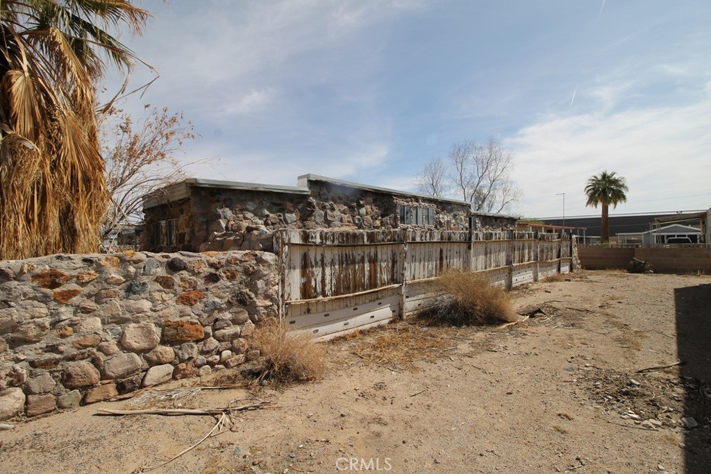 1233 Desert Drive