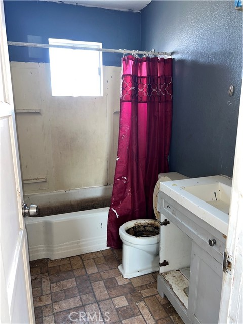 Detail Gallery Image 8 of 10 For 1151 Flora, Barstow,  CA 92311 - 2 Beds | 1 Baths