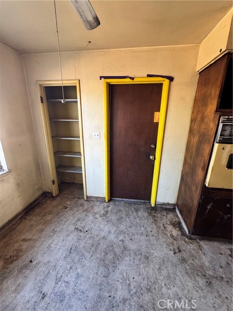 Detail Gallery Image 6 of 27 For 5703 E Hampton, Fresno,  CA 93727 - 3 Beds | 1 Baths