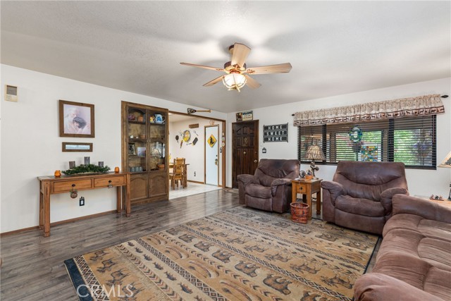 Detail Gallery Image 7 of 28 For 329 Downey Dr, Big Bear City,  CA 92314 - 3 Beds | 1 Baths