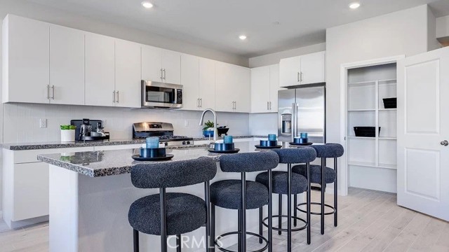 65175 Avenida De Nuves, Desert Hot Springs CA: https://media.crmls.org/medias/e332d30a-94de-4d54-b9e3-a213db0da570.jpg